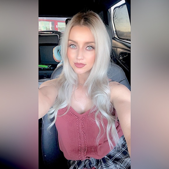 Meet your Posher, Megan - Picture 3 of 4